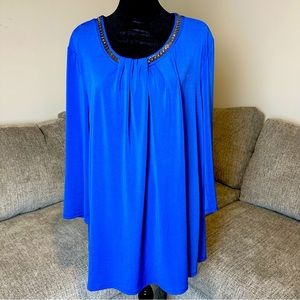 Gloria‎ Vanderbilt Tunic Blue Royal wide round-neck with silver trim design.A34